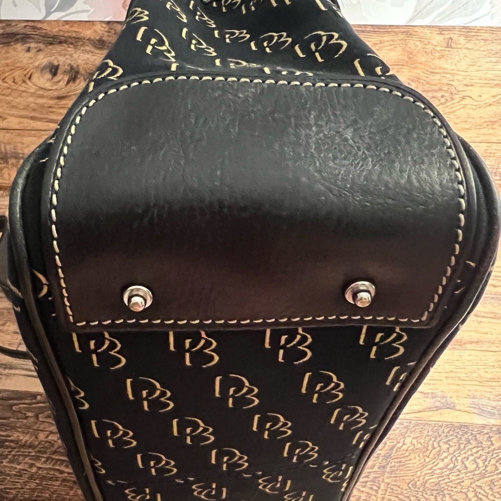 Dooney & Bourke Black and Gold Luxury Purse GUC - Picture 6 of 12